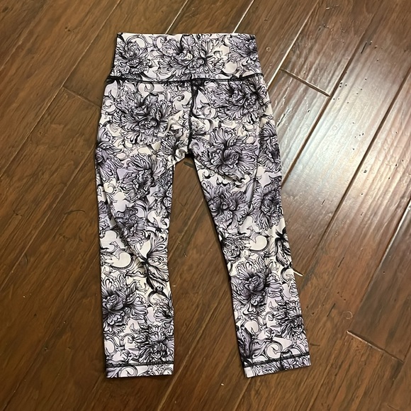 Lululemon Wunder Under Crop Hi-Rise Full-On Luxtreme 21" Starlight Multi Size 6 - Picture 7 of 9